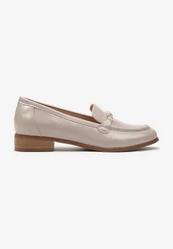 Beżowe Lakierowane Mokasyny w Stylu Loafersów z Klamrą i Wkładką ze Skóry Naturalnej Seith