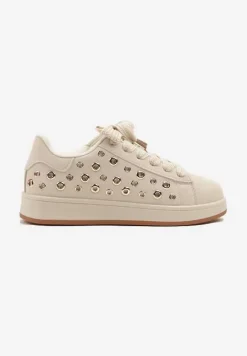 Beżowe Sneakersy z Ozdobnymi Nitami Feloriela