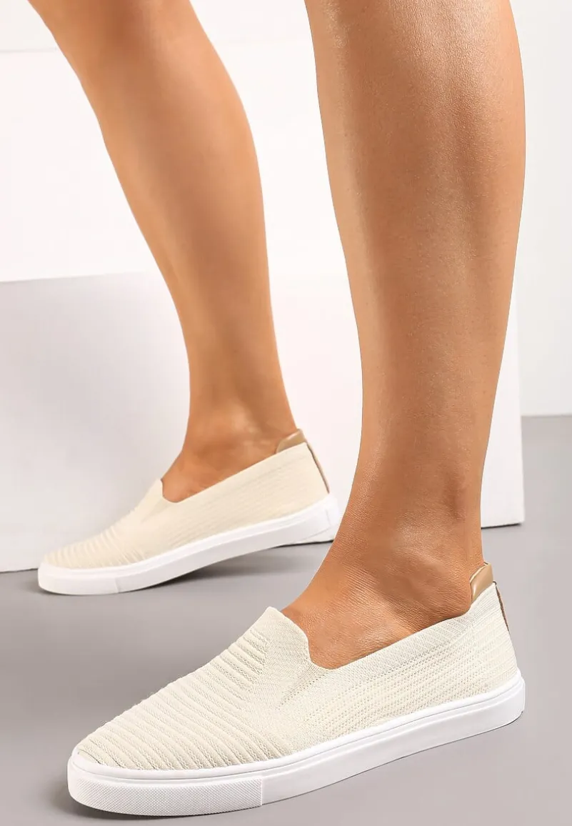 Beżowe Wsuwane Tenisówki Ozdobione Wstawką z Ekoskóry na Zapiętku Eliriaba