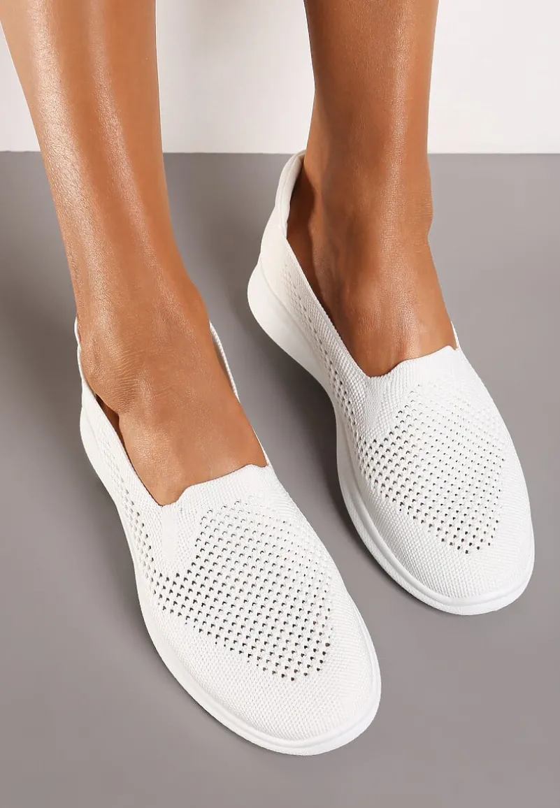 Białe Płaskie Wsuwane Tenisówki z Ozdobną Perforacją Elajames