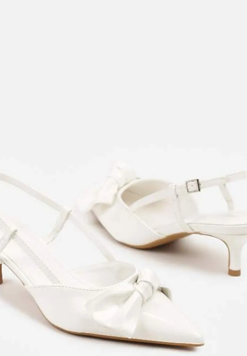 Białe Sandały Lakierowane Vices na Kaczuszce Typu Slingback z Kokardą Kovenna
