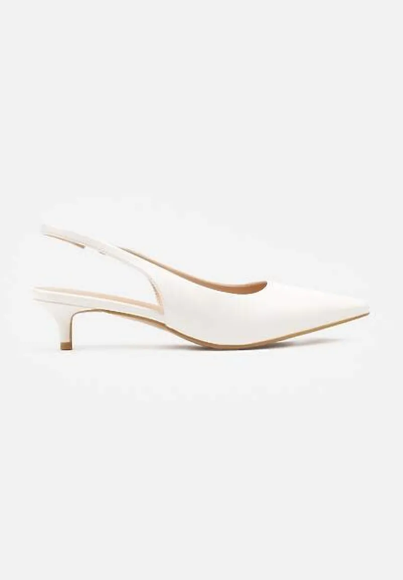 Białe Sandały na Kaczuszce ze Szpiczastym Noskiem Slingback Farinea