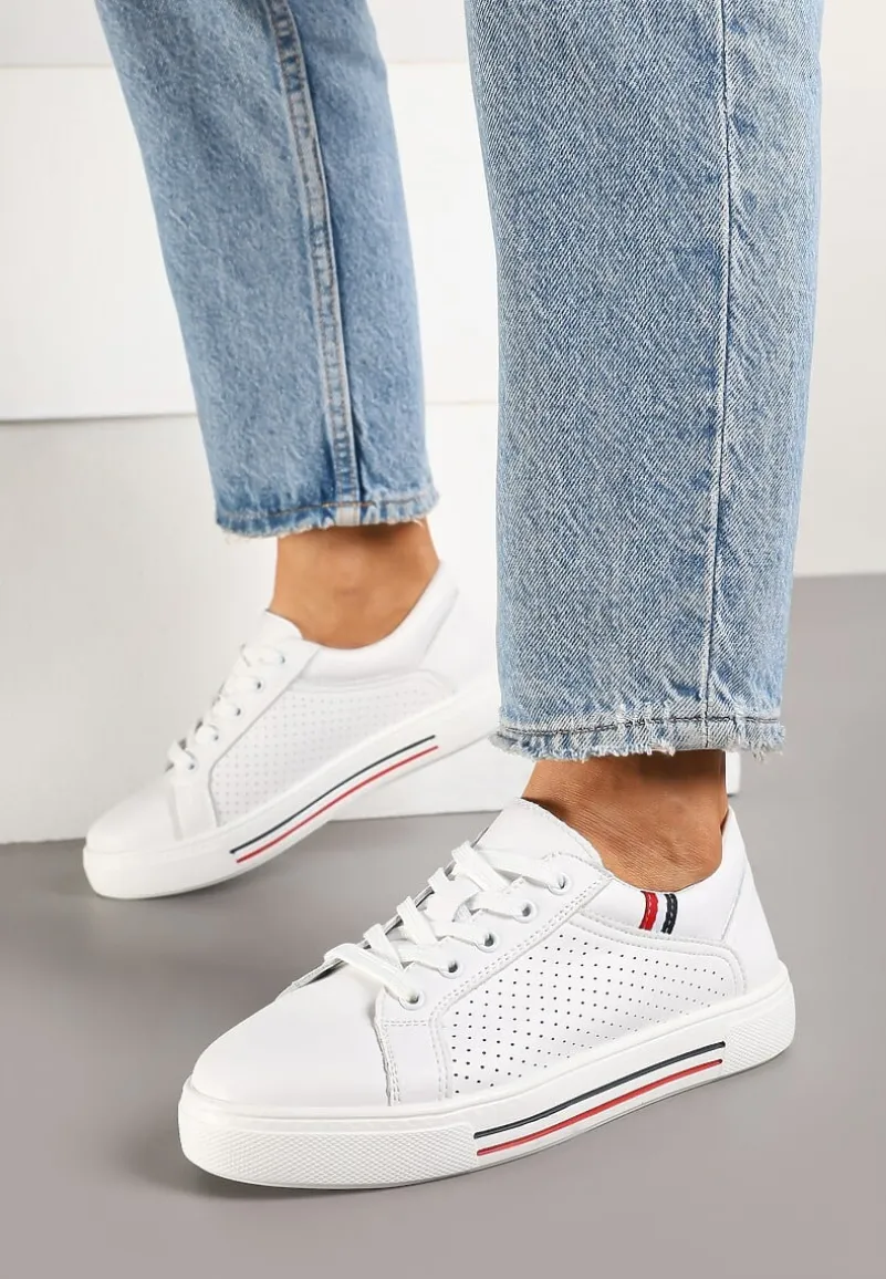 Białe Skórzane Sneakersy na Płaskiej Podeszwie ze Skórzaną Wkładką i Perforacją Galiwa