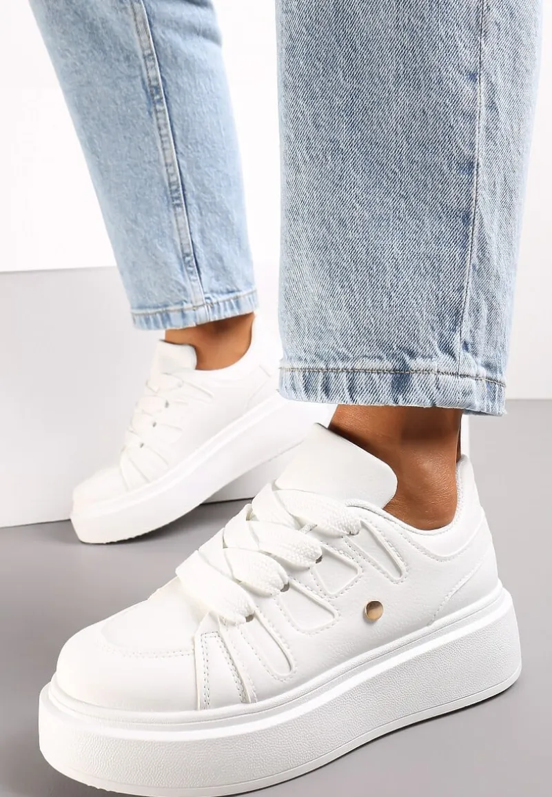 Białe Sneakersy na Grubej Podeszwie z Przeszyciami i Perforacją Amela