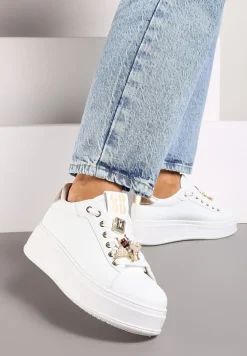 Białe Sneakersy na Płaskiej Podeszwie Ozdobione Cyrkoniami i Aplikacją 3D Vlisora