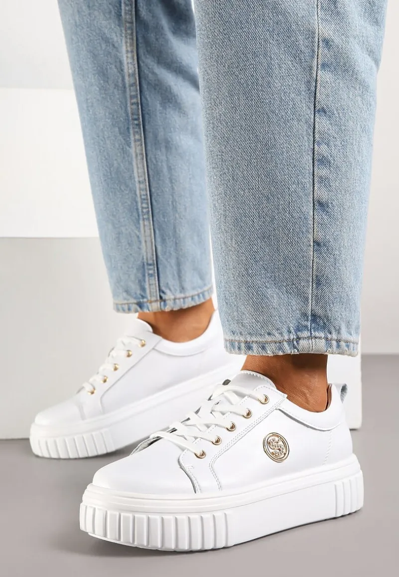 Białe Sneakersy na Platformie ze Skóry Naturalnej z Metaliczną Ozdobą Dolennea