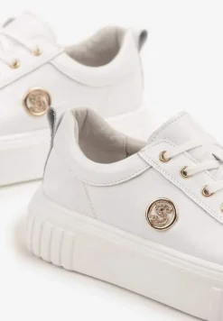 Białe Sneakersy na Platformie ze Skóry Naturalnej z Metaliczną Ozdobą Dolennea