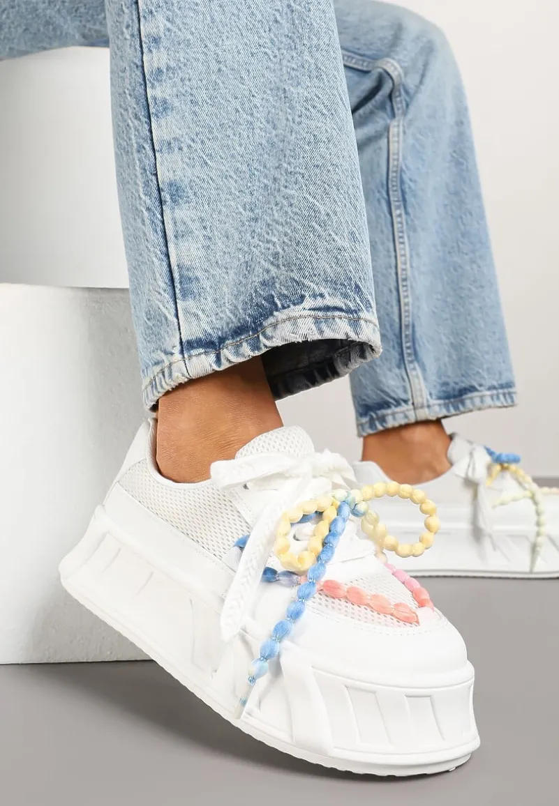 Białe Sneakersy na Platformie Ozdobione Koralikami Isivisa