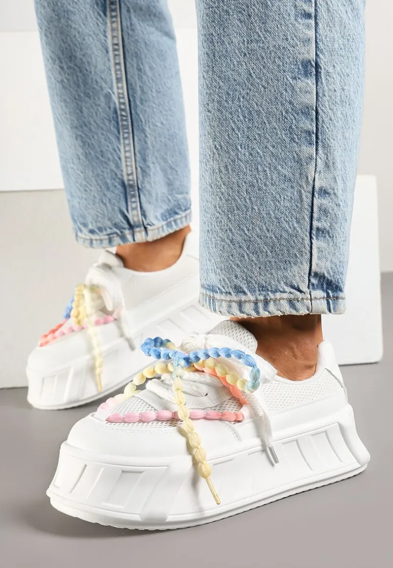 Białe Sneakersy na Platformie Ozdobione Koralikami Isivisa