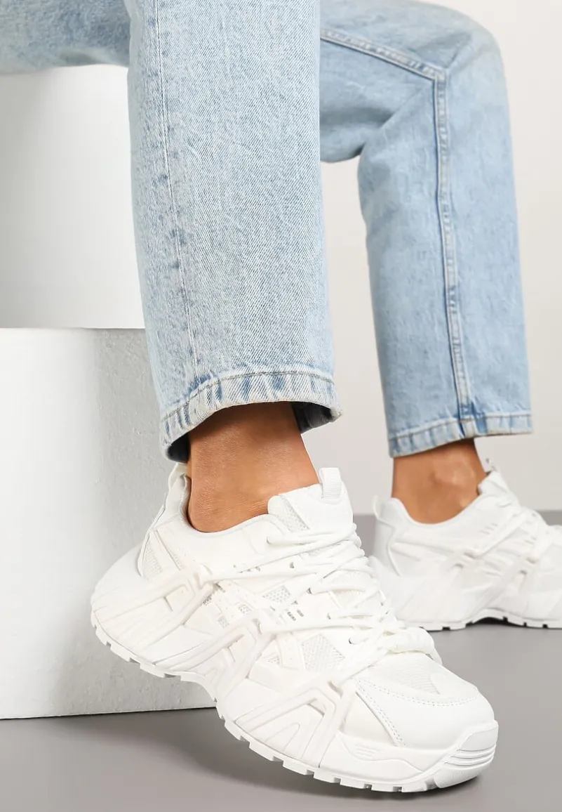 Białe Sneakersy Ozdobione Tłoczonym Wzorem Sanalitia