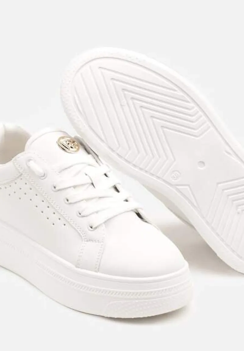 Białe Sneakersy Vices na Platformie Ozdobione Napisem i Perforacją Nonaritha