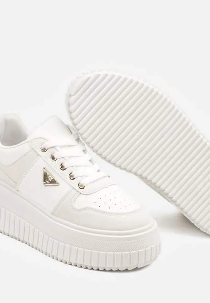 Białe Sznurowane Sneakersy Vices Tłoczonej Platformie Ozdobione Trójkątem Raviri