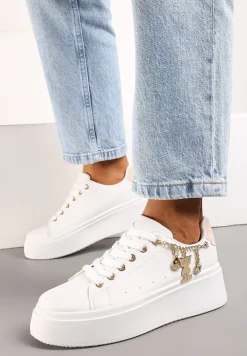 Biało-Beżowe Sznurowane Sneakersy z Ekoskóry na Platformie z Łańcuszkiem i Zawieszkami Salvania