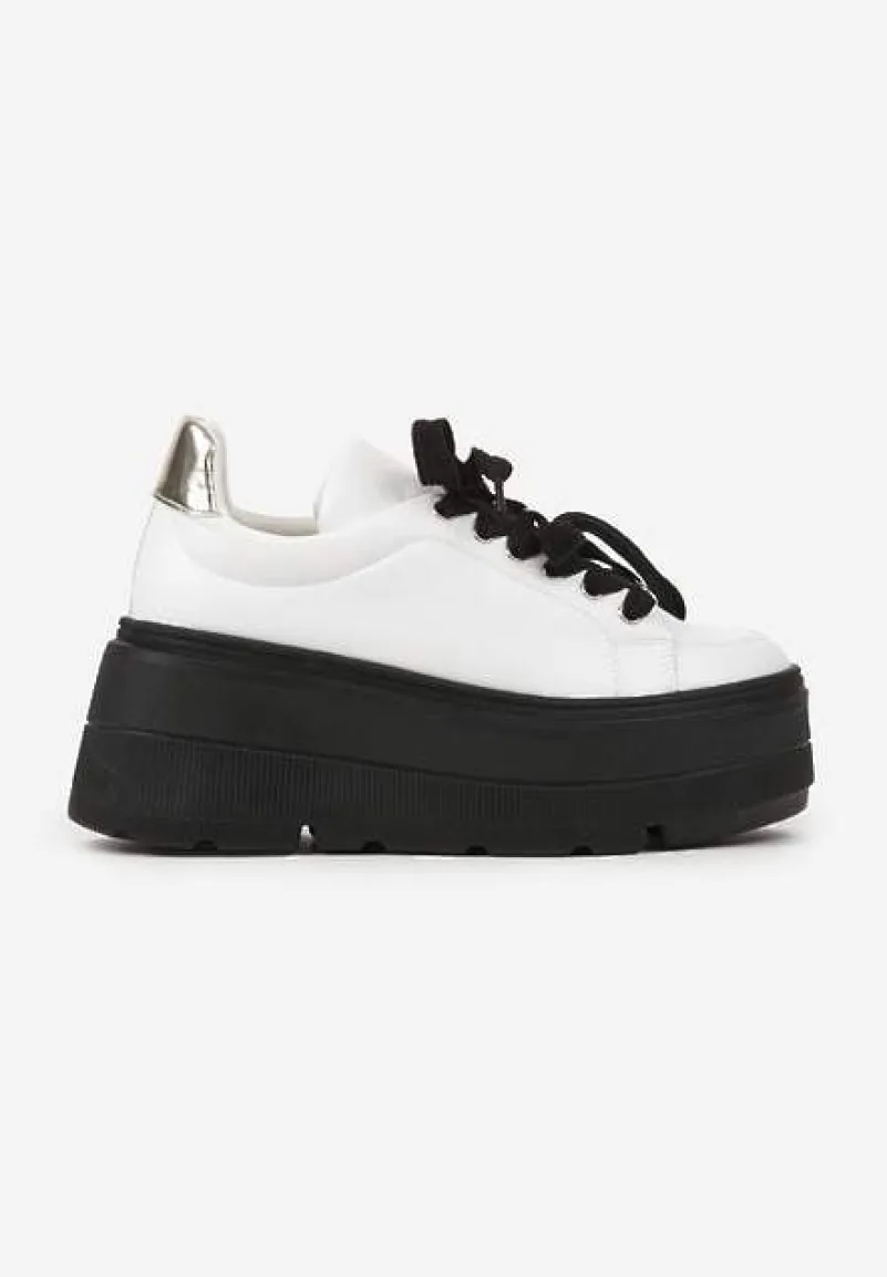 Biało-Czarne Sneakersy Vices na Płaskiej Podeszwie z Metalicznymi Ozdobami i Sznurowaniem Neladith