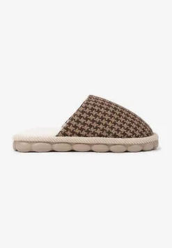 Brązowe Kapcie na Platformie z Tłoczeniem Ozdobione Futerkiem i Kratą Emmizia