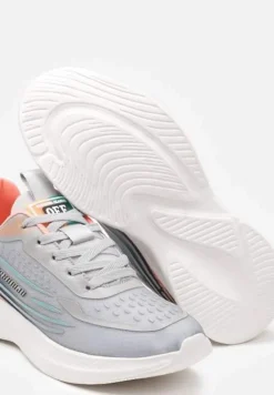 Jasnoszare Casualowe Buty Sportowe Sneakersy na Tłoczonej Płaskiej Podeszwie Moavette