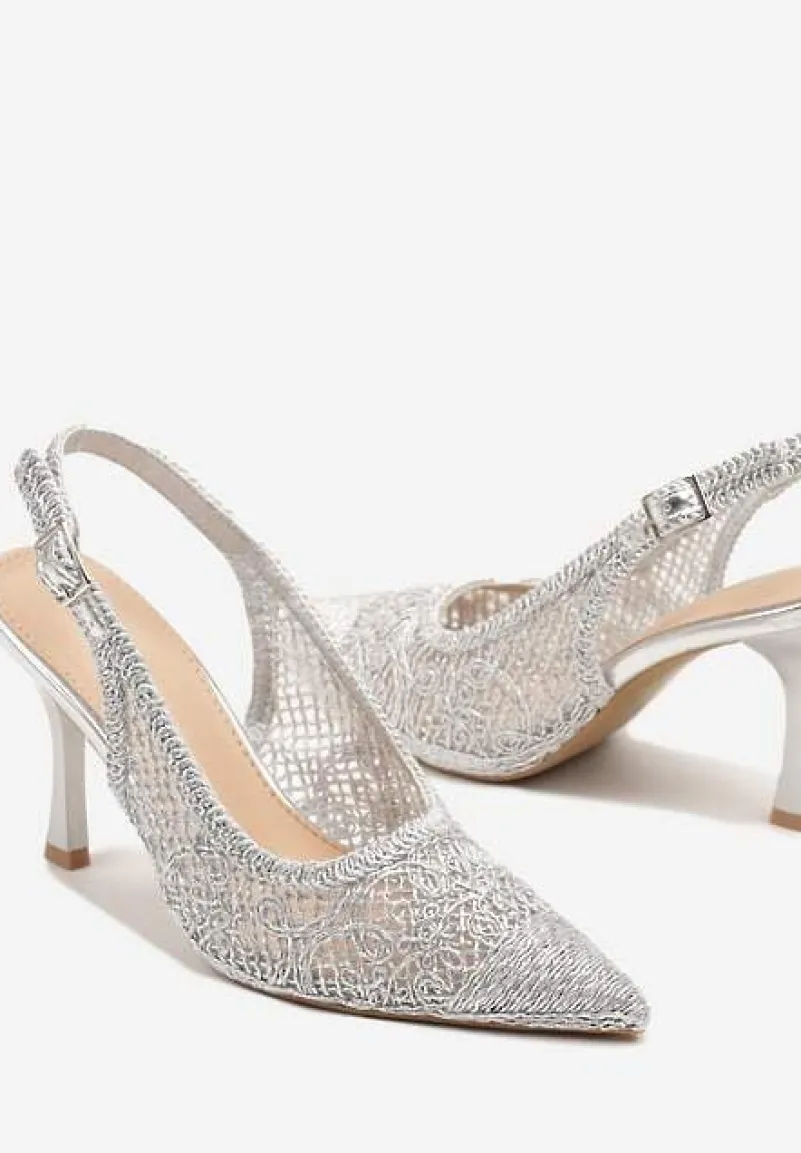 Srebrne Sandały na Szpilce Typu Slingback Ozdobione Siateczką Aranalia