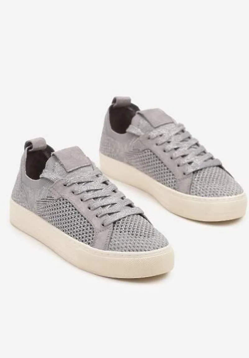 Srebrne Siateczkowe Sneakersy Ozdobione Metaliczną Nicią Nimiarene