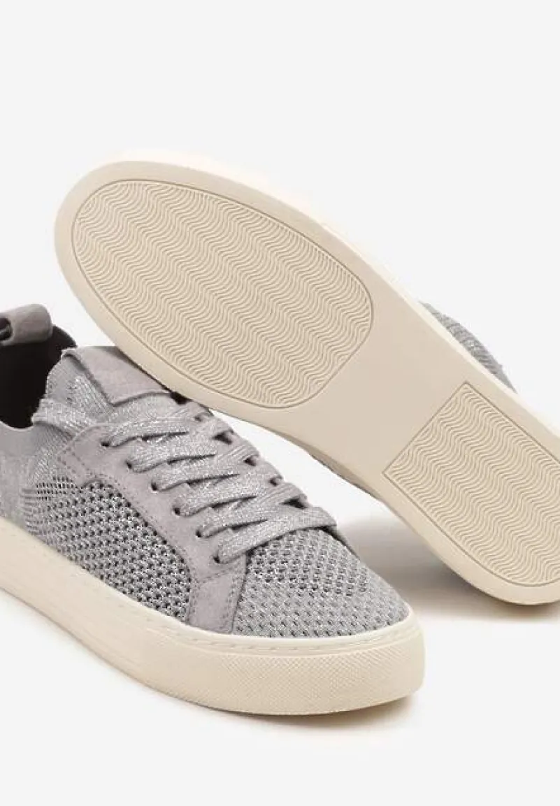 Srebrne Siateczkowe Sneakersy Ozdobione Metaliczną Nicią Nimiarene